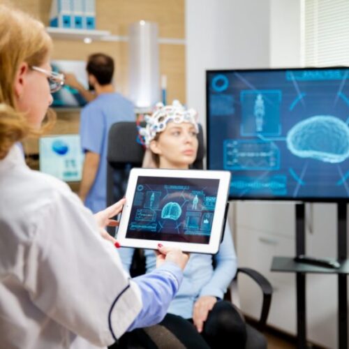 Was ist eine Kleinhirntonsillenherniation (Chiari-Malformation) und wie wird sie behandelt?